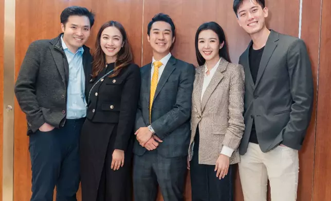 除Vincent 的家人出席外，更有同業吳昆倫醫生及吳昆倫醫生太太朱千雪。