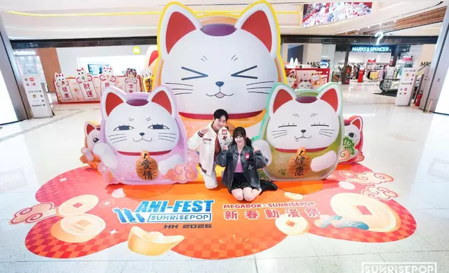 人氣爆燈的《膽大黨》高速婆婆首度化身為2.6 米高賀年版達摩