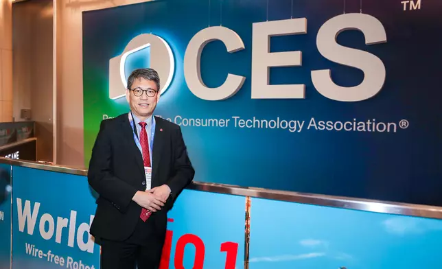 理大高級副校長（科研及創新）趙汝恒教授指，理大是本地大學中唯一直接參與CES的院校，參展團隊數目達香 港初創團代表成員的三成，為香港邁向國際創新科技中心的發展貢獻力量。