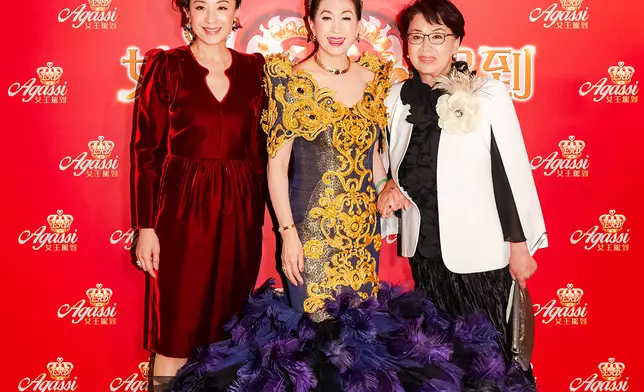 周美鳳(左)、王玉環（中）、鍾慧冰（右）