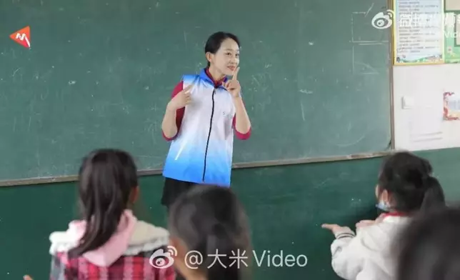女老師義務教鄉村孩子舞蹈3年。影片截圖