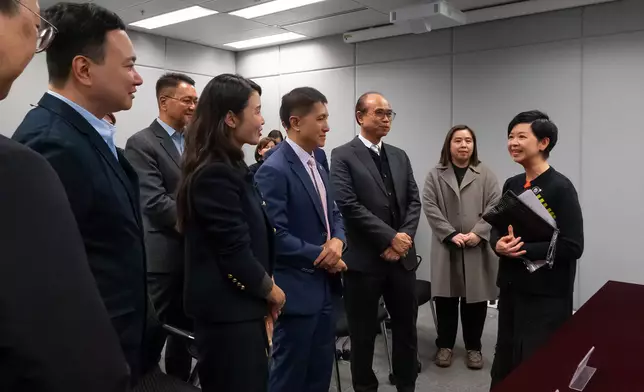 何永賢 Winnie Ho FB