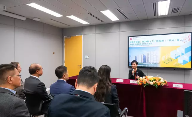 何永賢 Winnie Ho FB