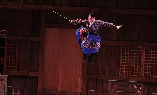 嶄新粵劇《新龍門客棧》載譽重演