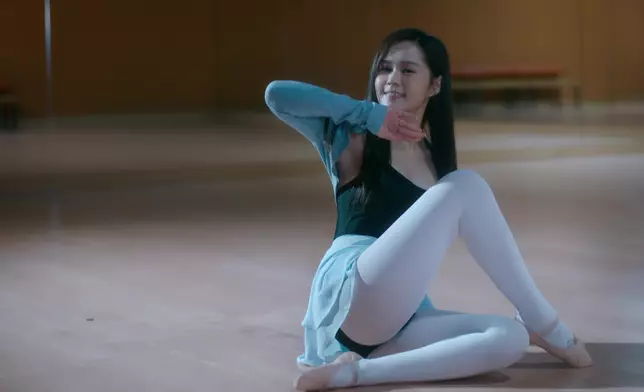 梁超怡跳芭蕾舞的樣子實在太甜美，身形亦相當優美。