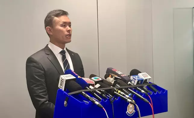 警務處商業罪案調查科警司馮培基向傳媒簡報案情。