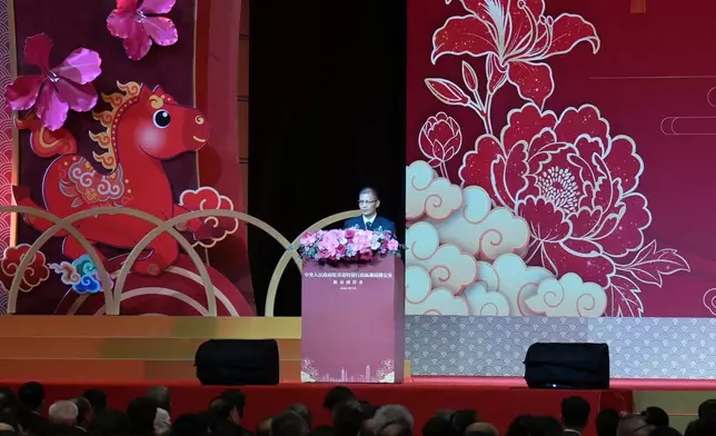 中國人民解放軍駐香港部隊副司令員譚志偉發表講話。巴士的報記者攝