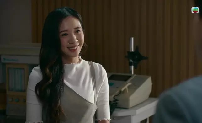 嗰頭驚畀人識穿想殺人即刻扮晒笑面迎人。