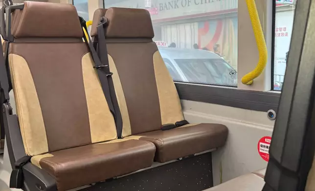 巴士安全帶。巴士的報記者攝