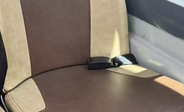 巴士安全帶。巴士的報記者攝