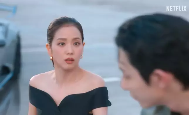 多位人氣男演員特別出演虛擬男友角色。影片截圖