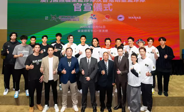 多位嘉賓及「香港星BA」成員合照留念，見證官宣重要時刻。