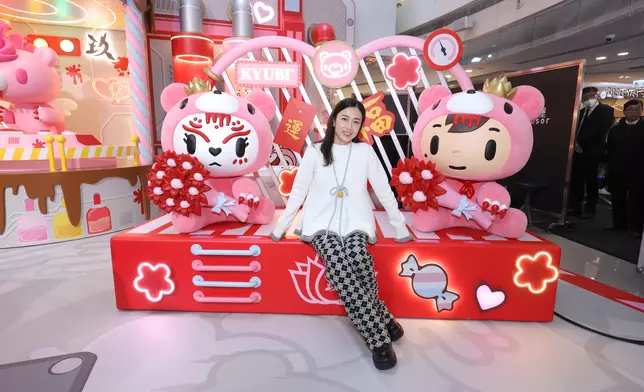 華人置業集團行政總裁兼執行董事 劉陳凱韻女士（劉太）