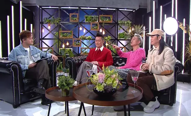 許文軒與草蜢暢所欲言。