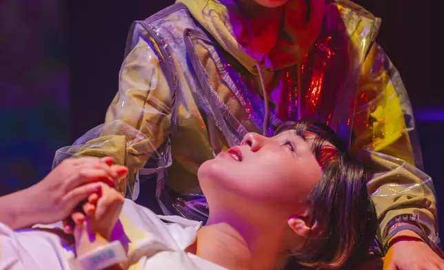 20位小演員從近百名學員中遴選而出，經專業培訓後參與演出。