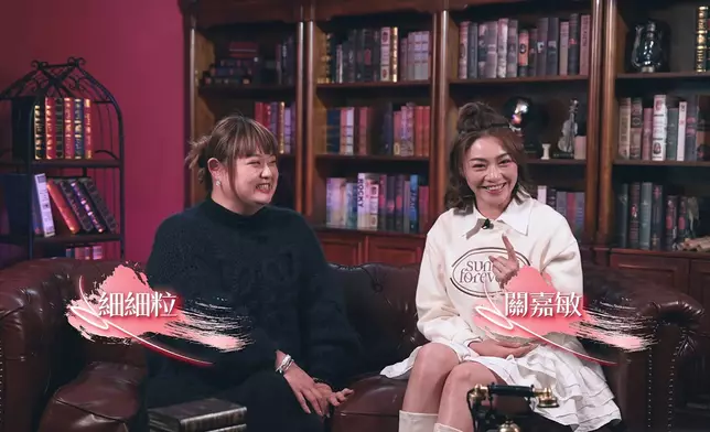 何依婷主持跟「花生友」關嘉敏、陳嘉佳合作做節目。