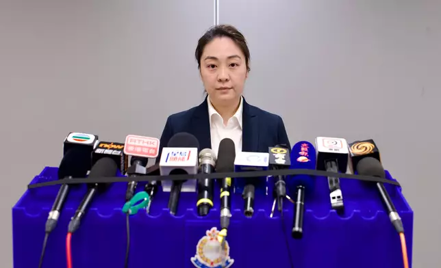 警方屯門警區刑事部總督察莊婉娜向傳媒簡報案情。