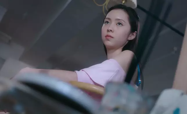 以仙氣見稱嘅李海銅，難得演繹呢類角色都幾有新鮮感。