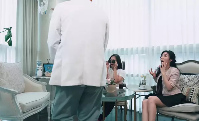 何依婷、黃梓瑋同兩位「花生友」，見到「醫美元斌」反應驚訝。