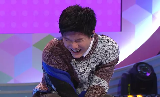 唱到踎埋喺度。