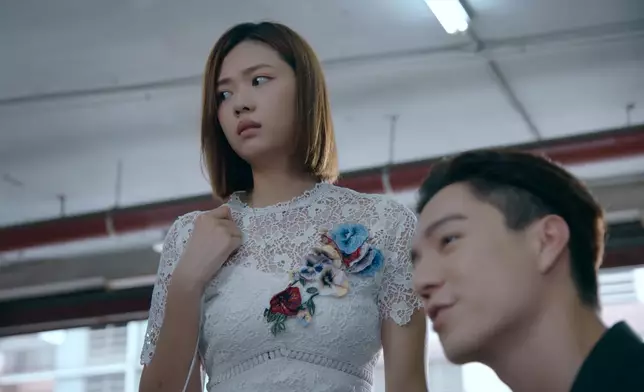 陳曉華同游游造型相似兼一樣咁靚，難怪網民拿來比較。