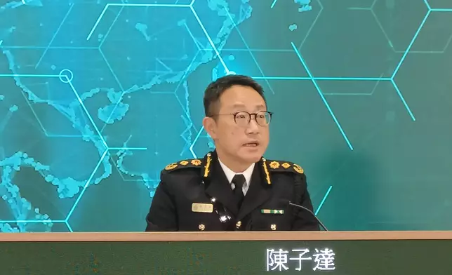 陳子達表示，案件數目和拘捕人數大幅上升，其中一個主要原因是在旅檢通道截獲入境者攜帶超額免稅煙案件大幅上升。巴士的報記者攝