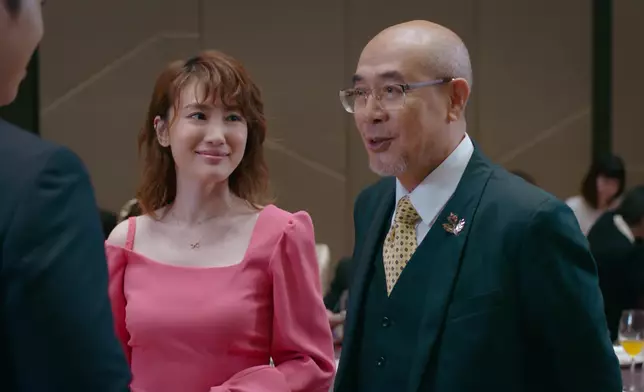 蔣家旻出動私伙飾演睿智富家女。