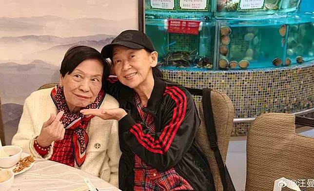 朱咪咪雖然身形依然瘦削，不過仍笑容滿臉