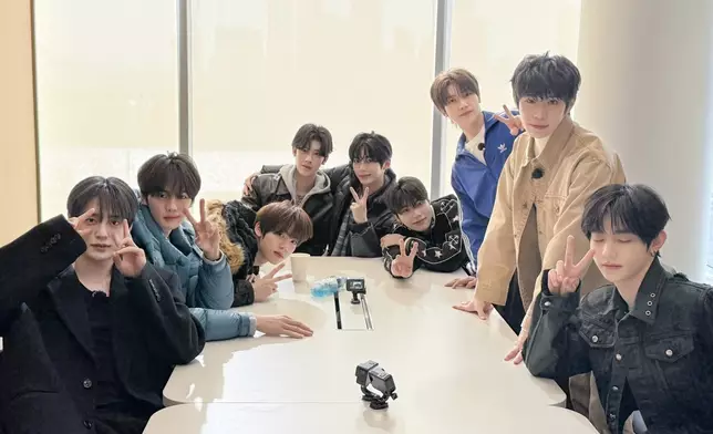 ZEROBASEONE是《Boys Planet》誕生的九人企劃限定組合。ZEROBASEONE官方X圖片