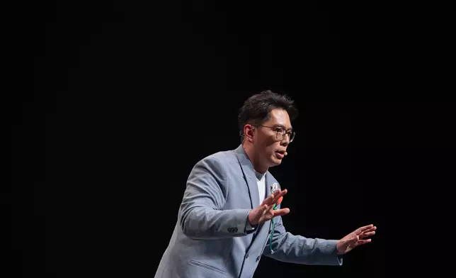 Kay完show後坦言非常感動：「到兩場觀眾超級熱烈的反應，不絕於耳的笑聲、掌聲和歡呼聲都讓我很感動。」