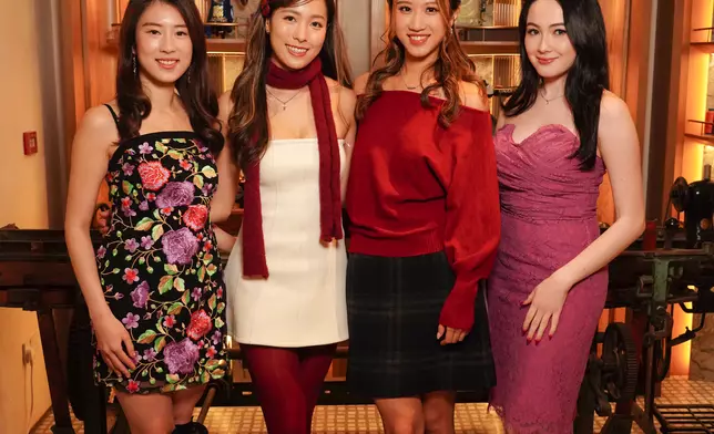 談到新年願望，四位港姐異口同聲表示希望能夠多些演出工作。