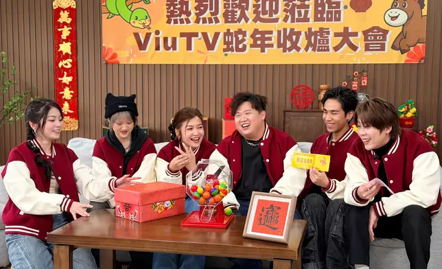 經過兩輪遊戲後，主持們以幸運攪珠形式抽出獎賞。