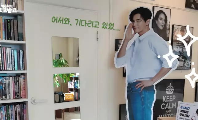 元斌在拍攝現場突然出現。影片截圖