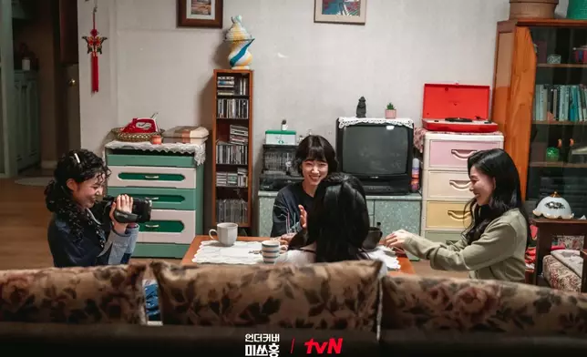 4位女生在劇中建立起深厚友誼。tvN官方X圖片