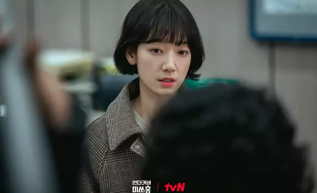 朴信惠主演的《臥底洪小姐》創下收視新高。tvN官方X圖片