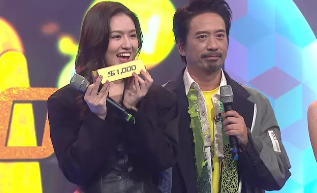 李尹嫣為觀眾送上逾萬元現金賀新春。