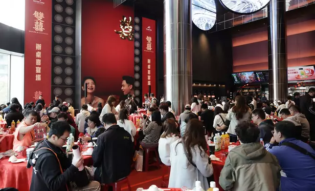 讓觀眾從銀幕走進情節。