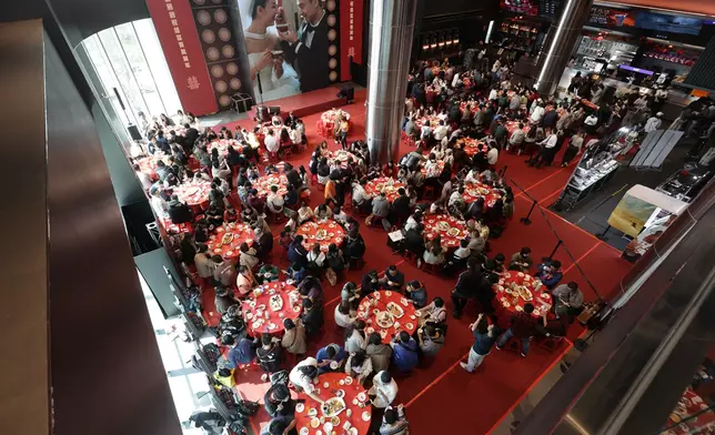 讓觀眾從銀幕走進情節。