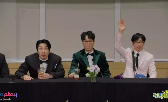 成員參與有關王鼻子大哥的問答遊戲。SBS圖片