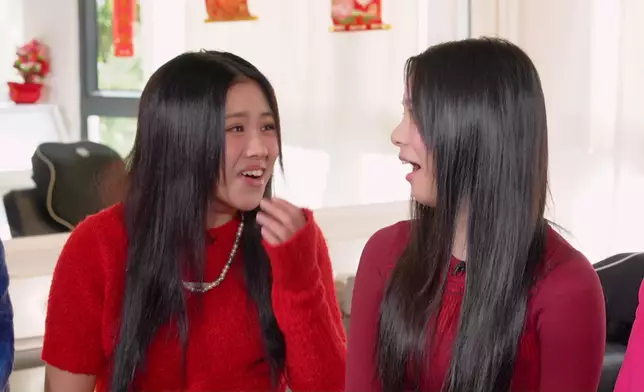 Crystal和Charlotte被批算有「姊妹爭夫」問題，兩人嚇到擘大口苦笑。