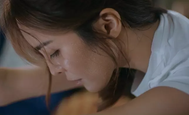 Kelly本身都係瑜伽達人。