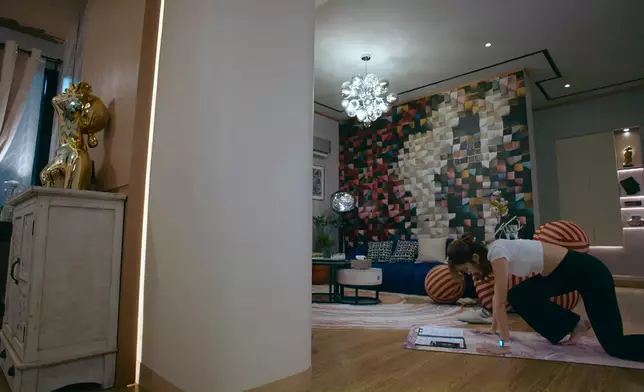 Kelly本身都係瑜伽達人。