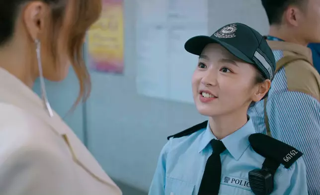 Yuki著起軍裝被笑指似《少年警訊》。