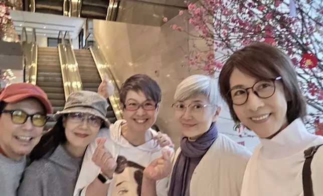 林漪娸更感性留言，指彼此相識40多年，友情深厚：「這種友情不能用言語去表達！」