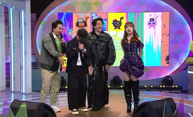 側田咩事唱幾首歌都搞到「上天落地」咁款。