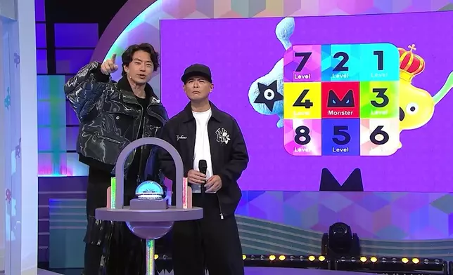 側田咩事唱幾首歌都搞到「上天落地」咁款。