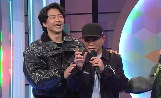 側田「超緊張表情包」。