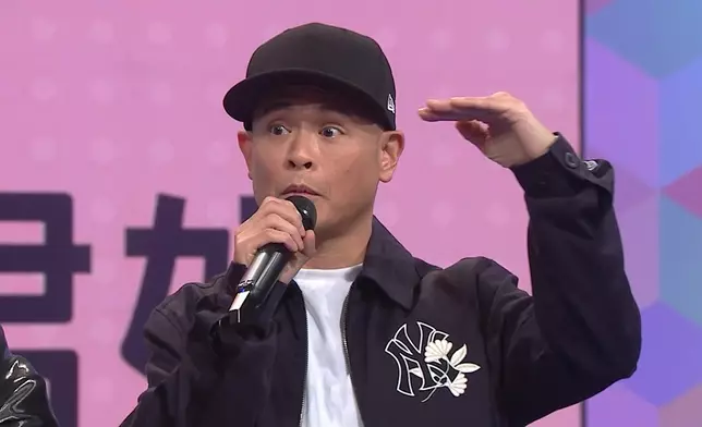 側田「超緊張表情包」。