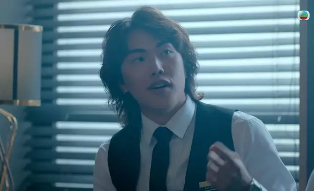 Ducan囂得嚟有啲寸，留意番佢圖31-32a係刻意眈天望地，寸到冇朋友。