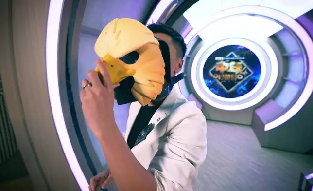 所有藝人選手除面具露真身。